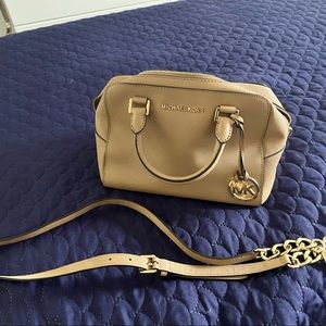 Micheal kors purse